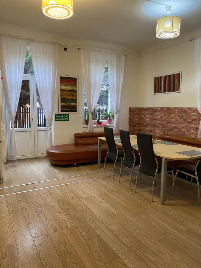 Hostel Piaseczno เพียเซตชโน ภายนอก รูปภาพ