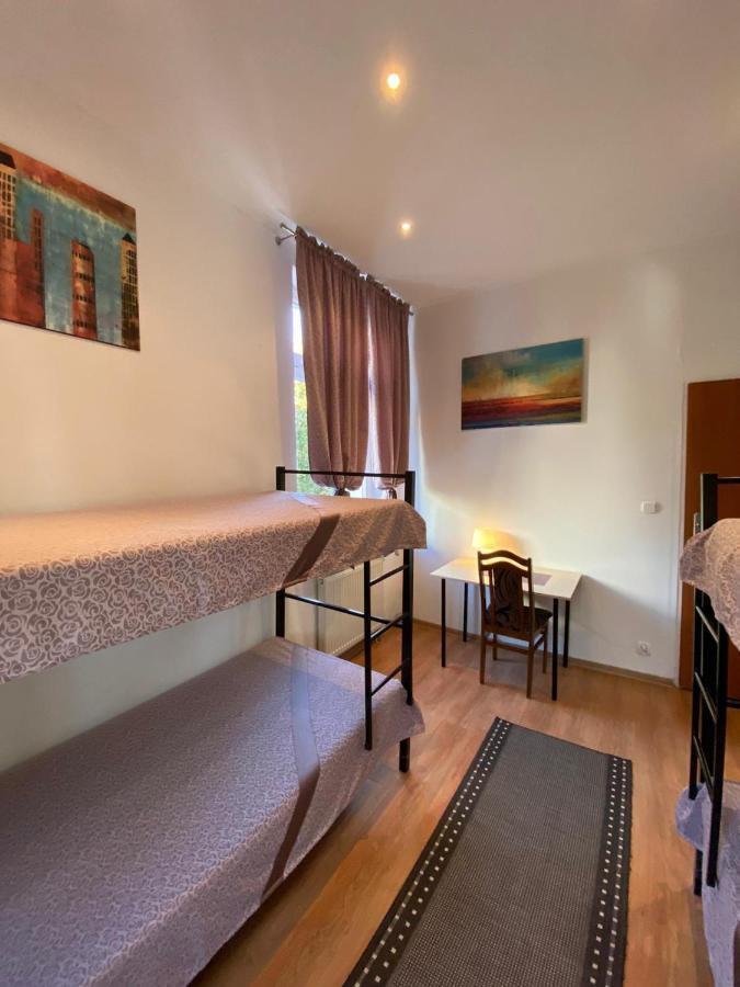 Hostel Piaseczno เพียเซตชโน ภายนอก รูปภาพ