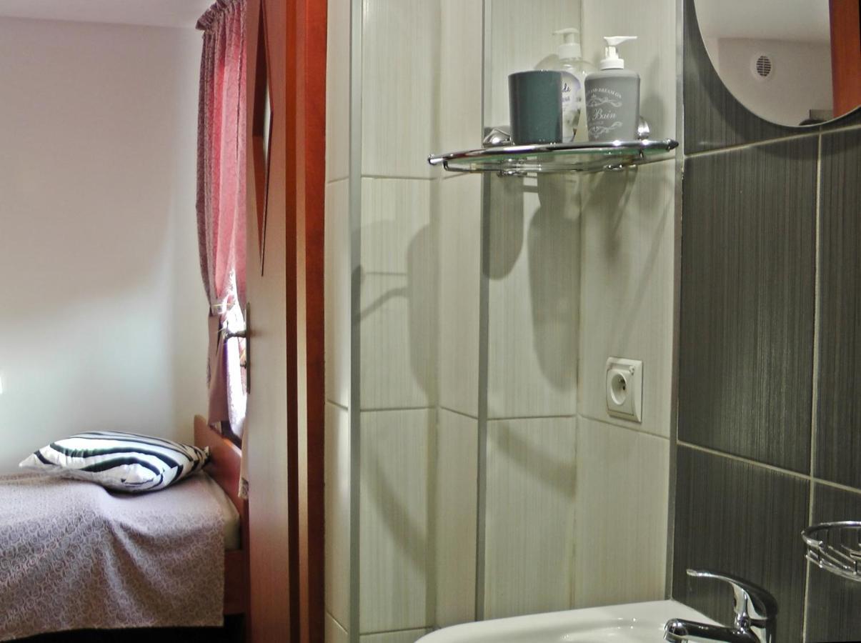 Hostel Piaseczno เพียเซตชโน ภายนอก รูปภาพ