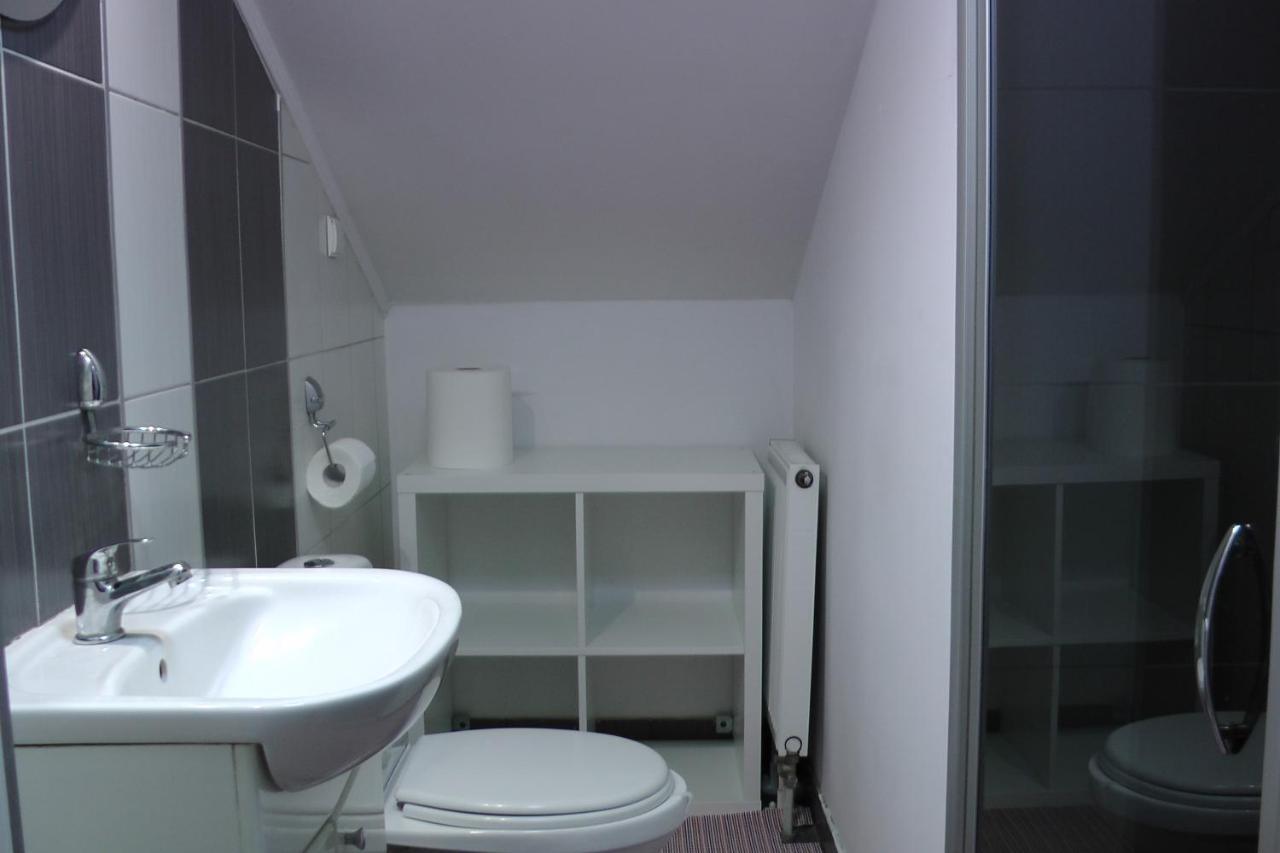 Hostel Piaseczno เพียเซตชโน ภายนอก รูปภาพ