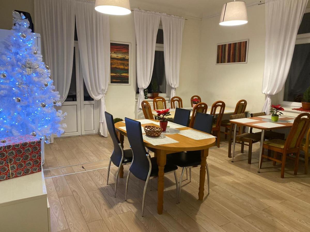Hostel Piaseczno เพียเซตชโน ภายนอก รูปภาพ