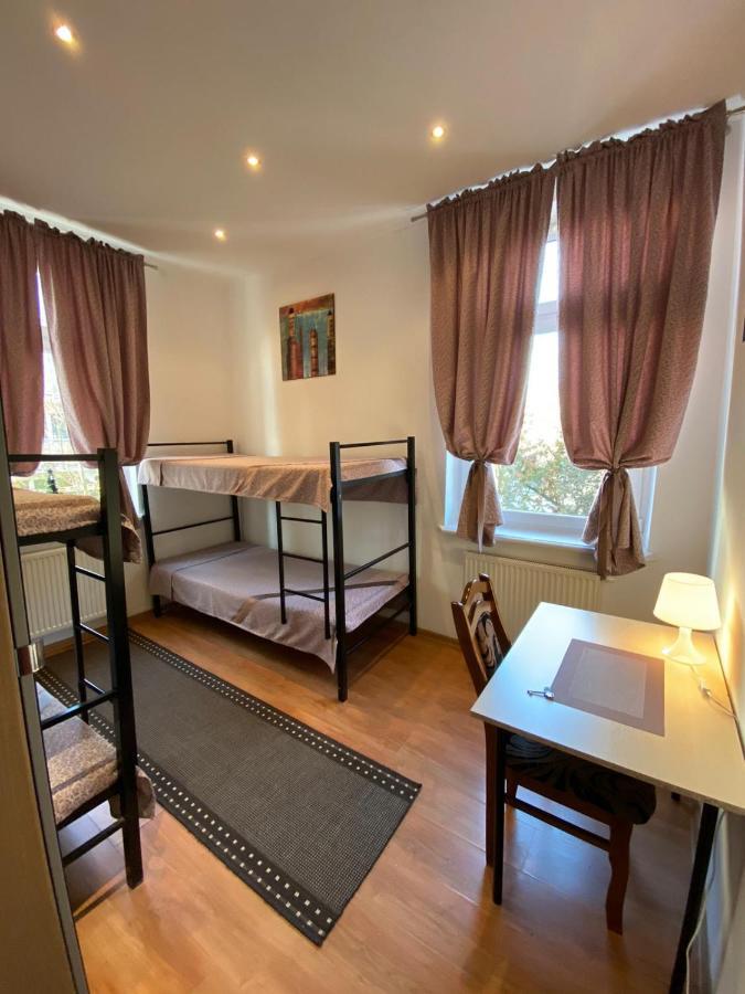 Hostel Piaseczno เพียเซตชโน ภายนอก รูปภาพ