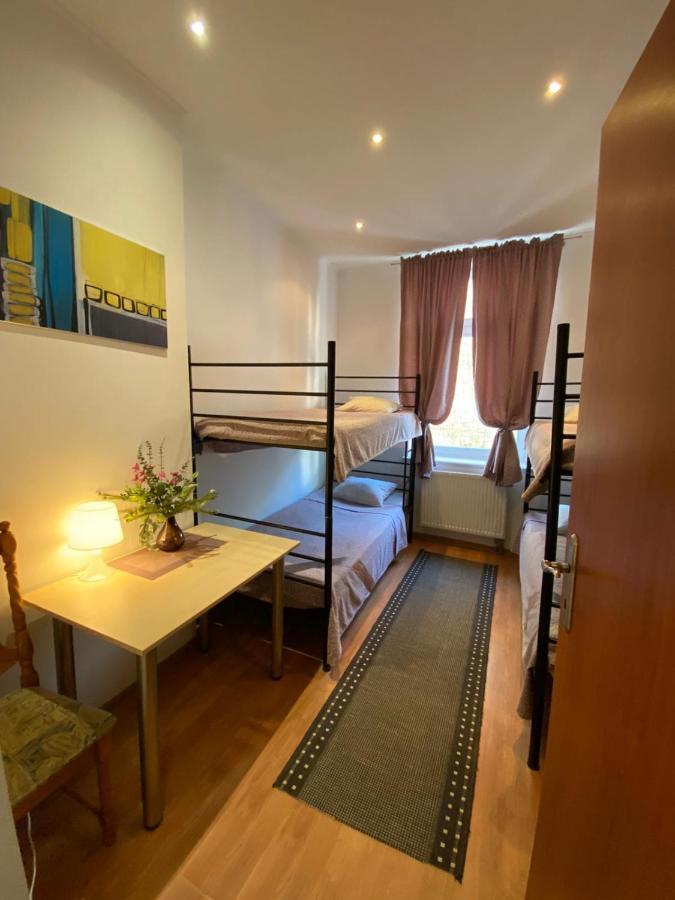 Hostel Piaseczno เพียเซตชโน ภายนอก รูปภาพ