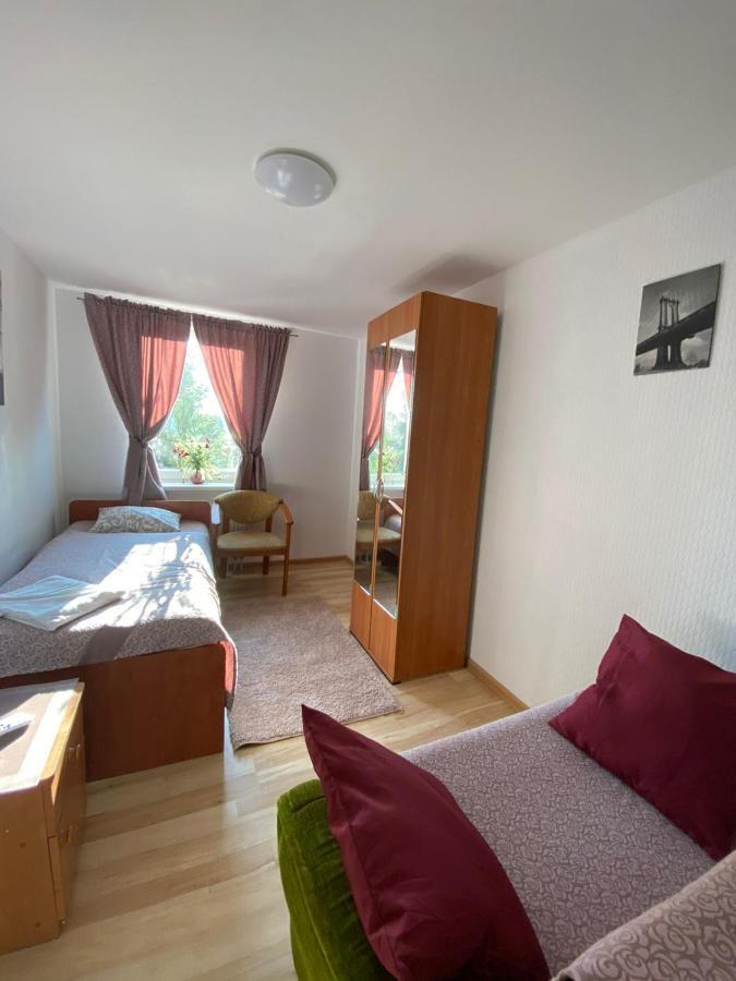 Hostel Piaseczno เพียเซตชโน ภายนอก รูปภาพ