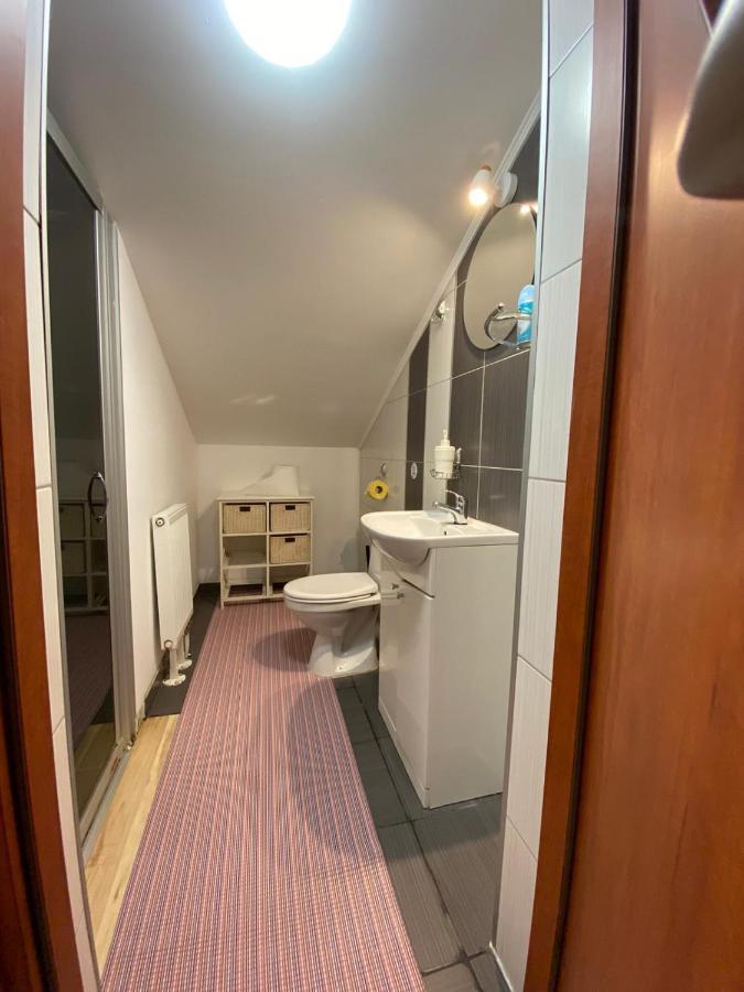 Hostel Piaseczno เพียเซตชโน ภายนอก รูปภาพ