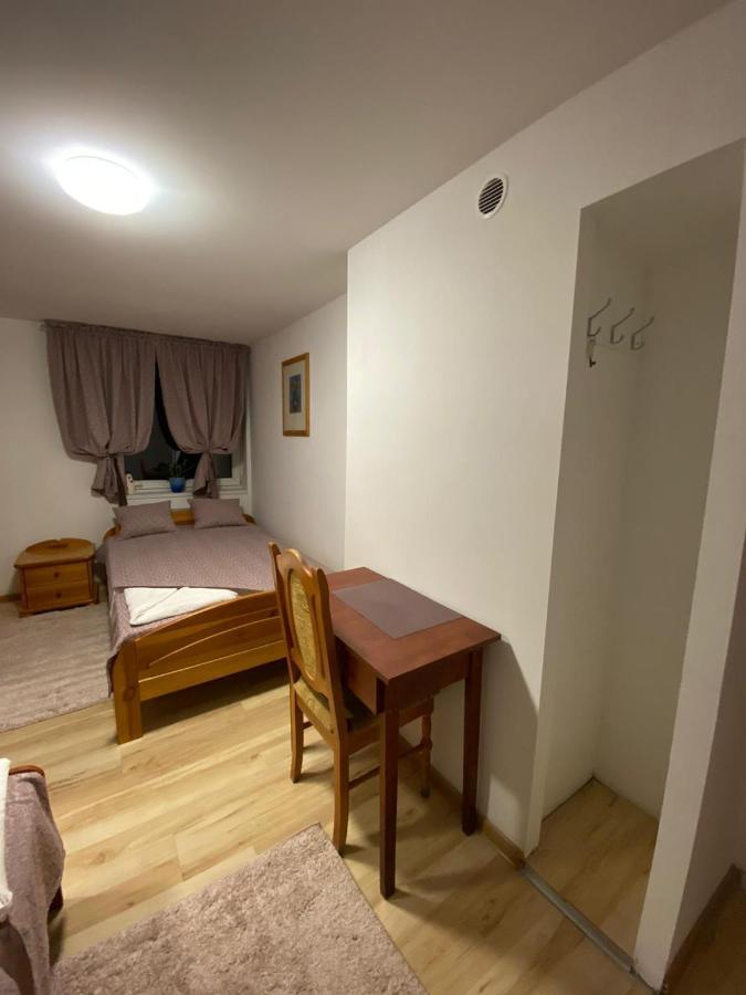 Hostel Piaseczno เพียเซตชโน ภายนอก รูปภาพ