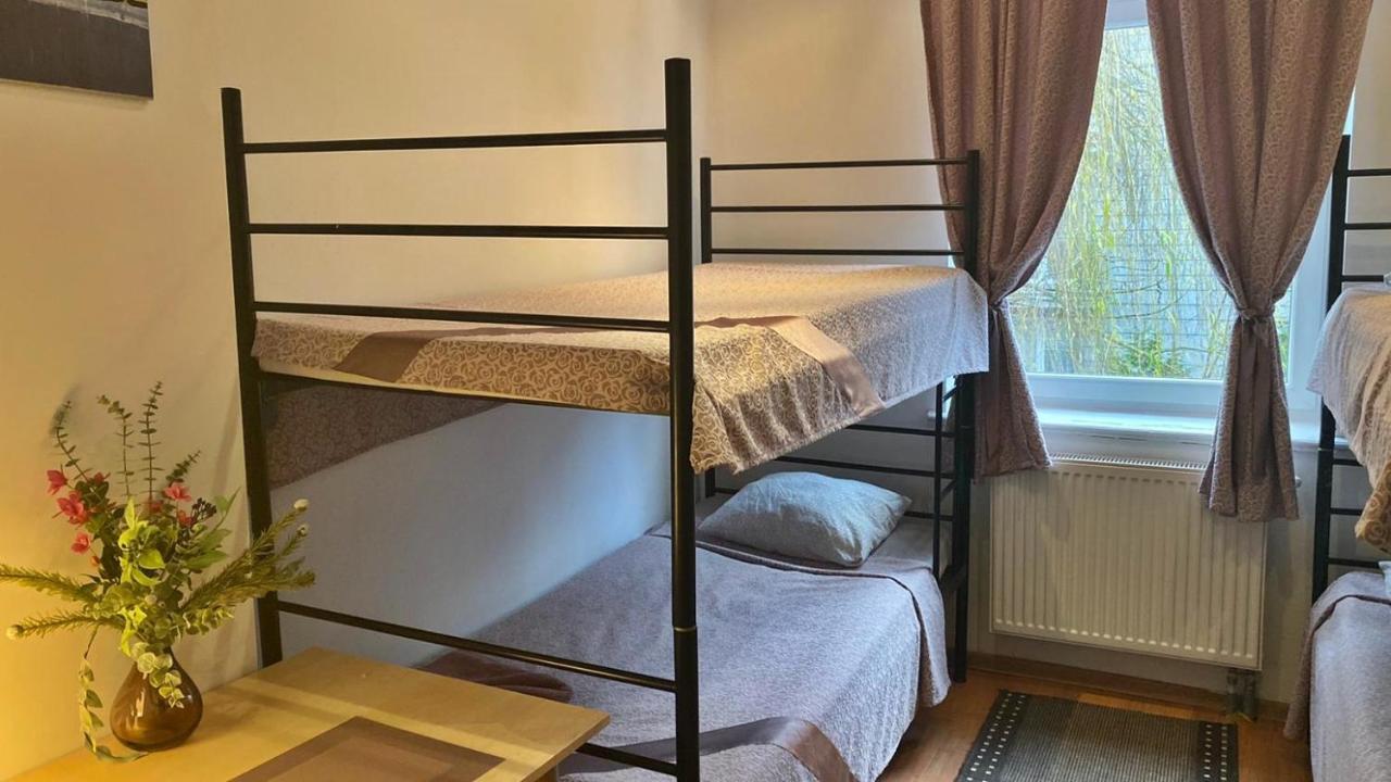 Hostel Piaseczno เพียเซตชโน ภายนอก รูปภาพ